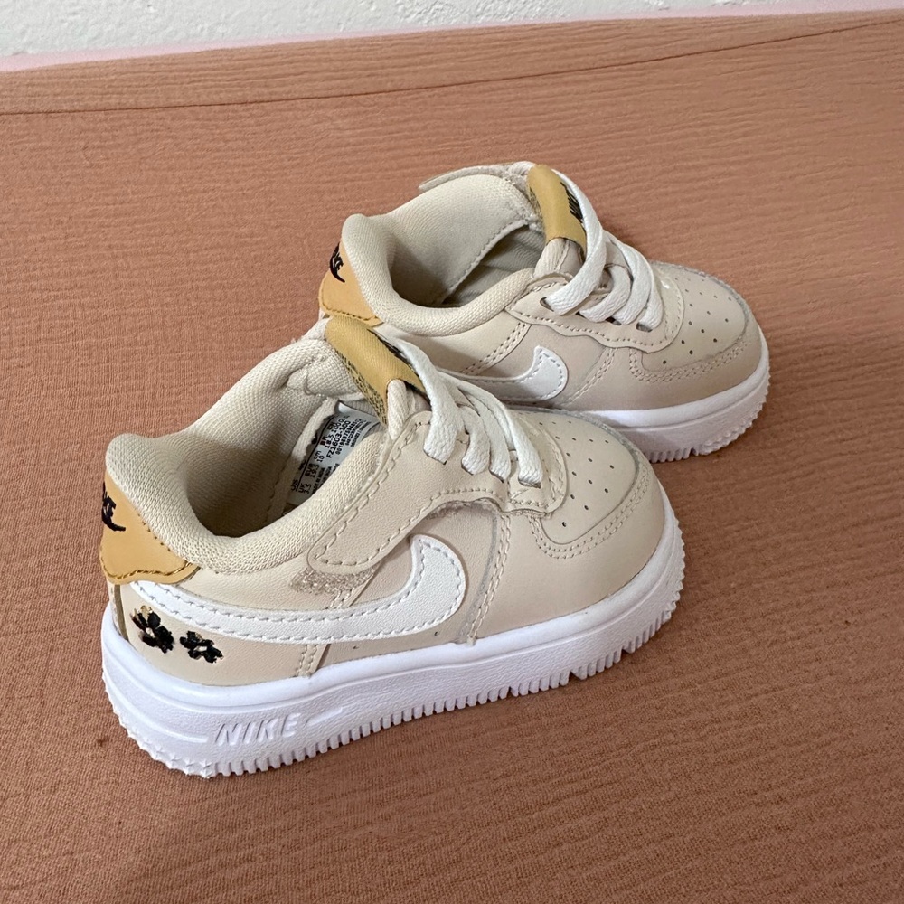 Nike Kids Beige Sneakers with White Details